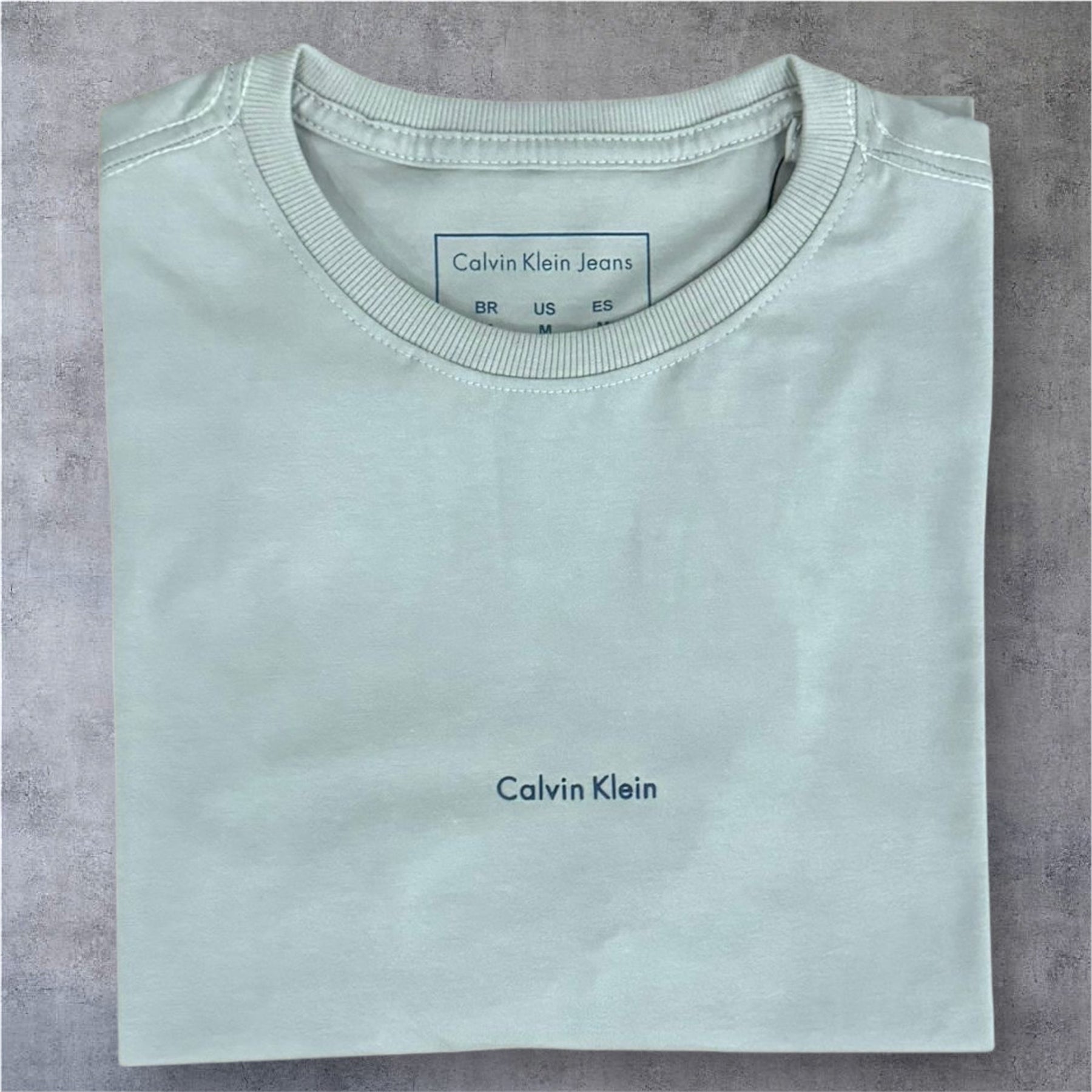 Camiseta Básicas Calvin Klein